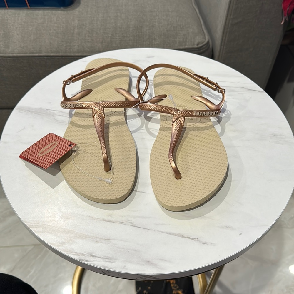 Havaianas Bronze Sandals